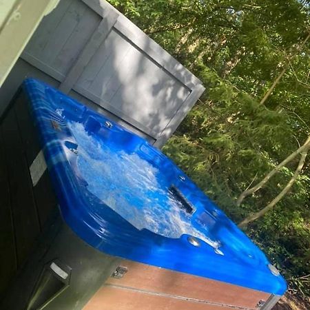 Jax Retreat Hot Tub And Free Golf Hotel Felton  Bagian luar foto